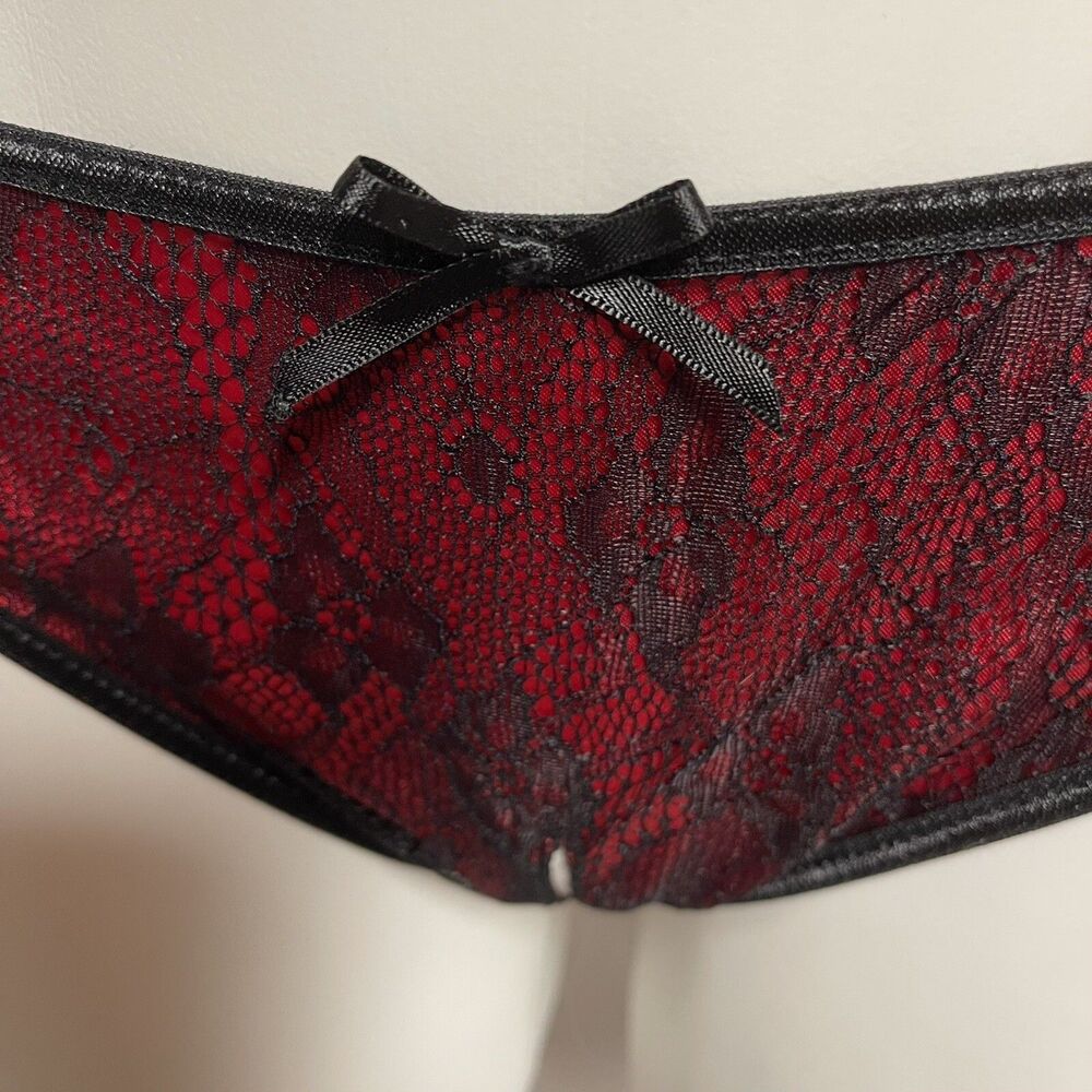 Fredericks of Hollywood Seduction Red Lace Crotchless panty Spider Back Sz Small - Picture 4 of 5